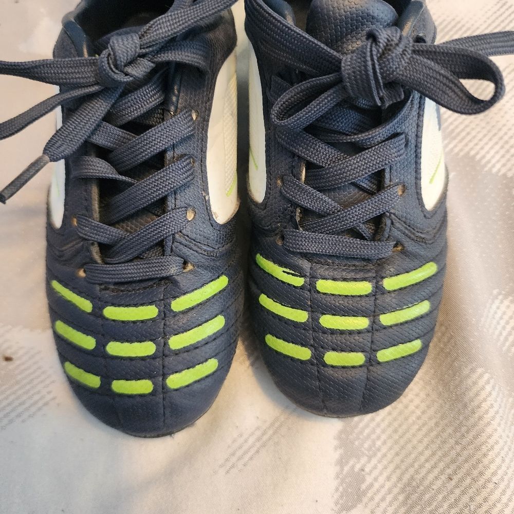 NEW Boys’ Cleats – Size 12 (Toddler) – Gray & Neon Green – Dream Pairs - Picture 2 of 7